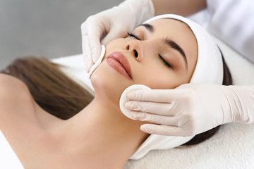 Beauty Queen Beauty Parlour 72949889 3a45 461c 8f90 179523bf27b2